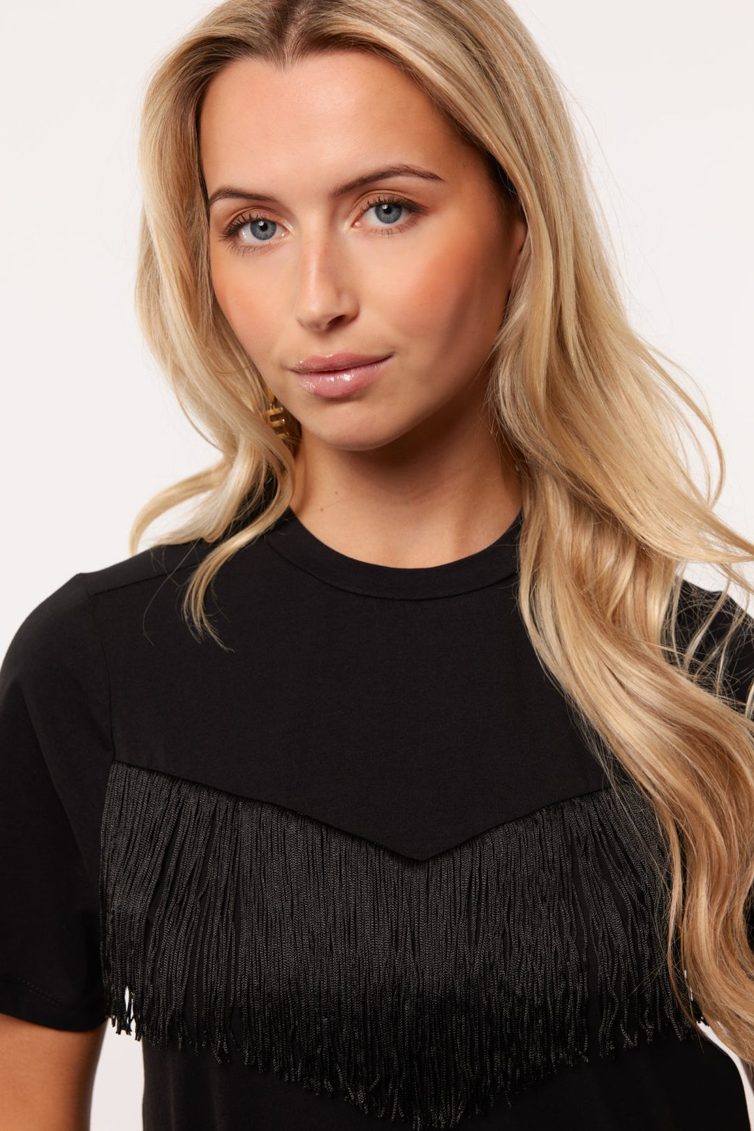 Fluresk Gabi Zwart Black Fringe Tee