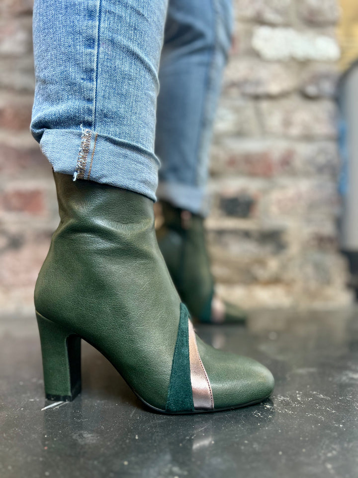 Dancing Matilda Acrobat Green Boot 012