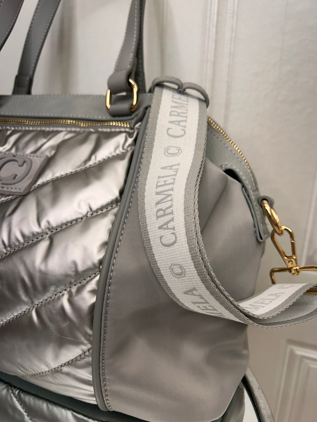 Carmela B.Nylon Hielo Silver Handbag (186079)