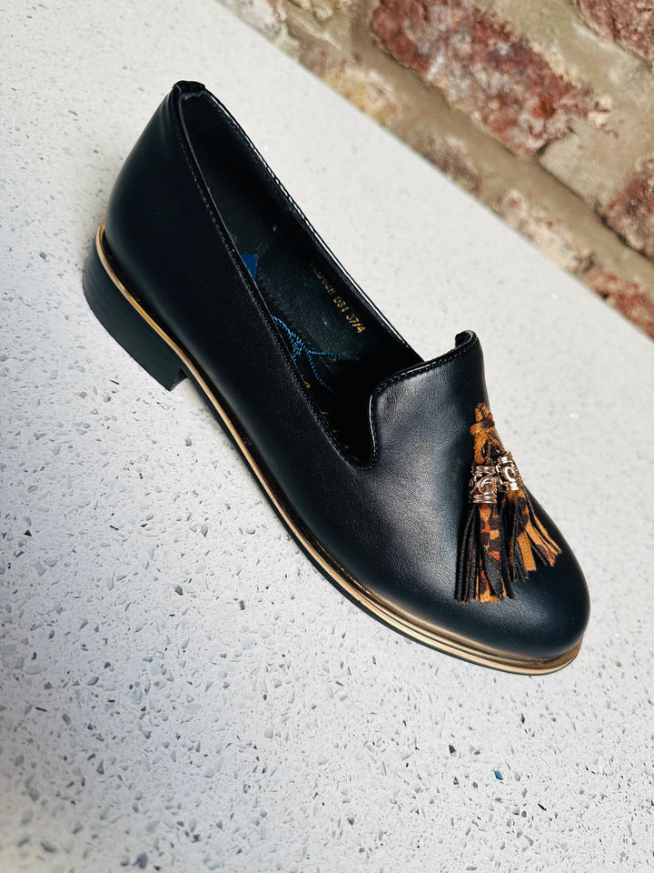 Dancing Matilda Trapeze Black Tassle Loafer 031