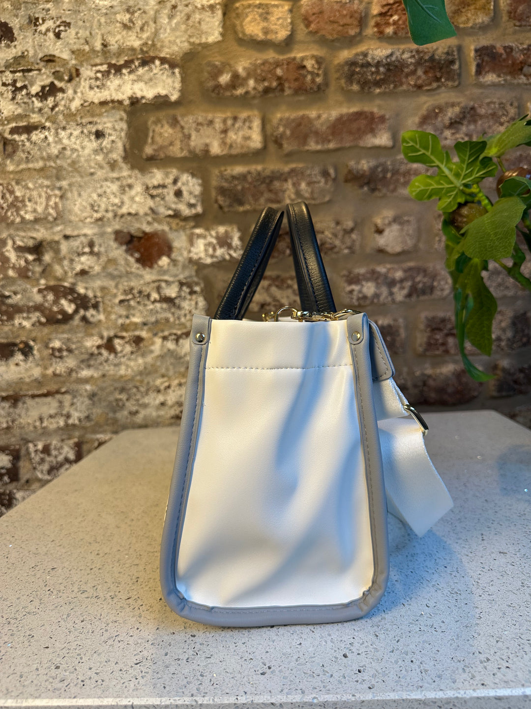 Carmela 186152 Blanco Navy Bag