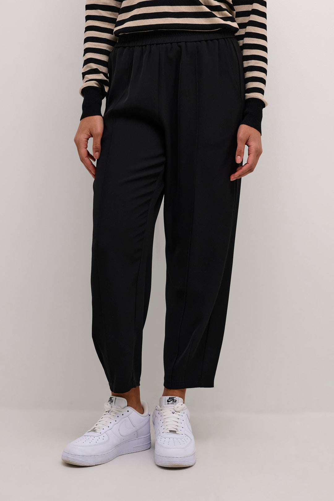 Kaffe Kasigna Black Oyster Cropped Trouser