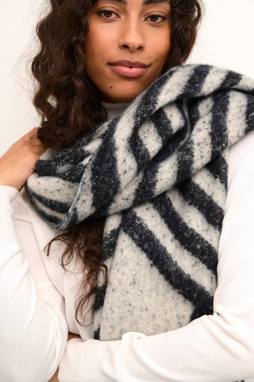 Kaffe Kajojo Dark Grey/Light Grey Scarf